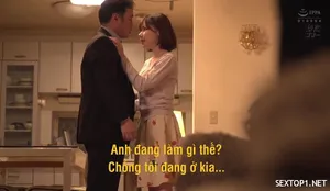Em học sinh trú mưa với bộ đồng phục ướt đẫm bị gã đàn ông để ý tới