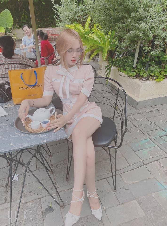 Mới chia tay người yêu chị gái nhờ tôi xoa lồn